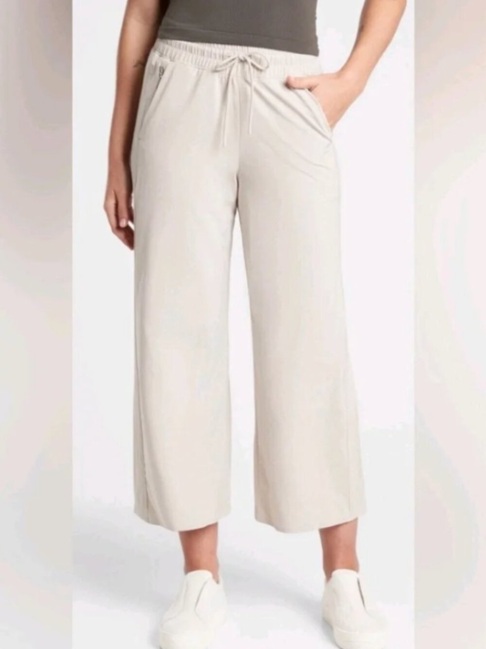 Athleta Women's Avenue Wide Leg Crop Pant in Abalone Clean Girl Size Large